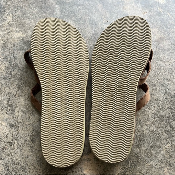 Size10 Teva Sandels - Picture 2 of 4